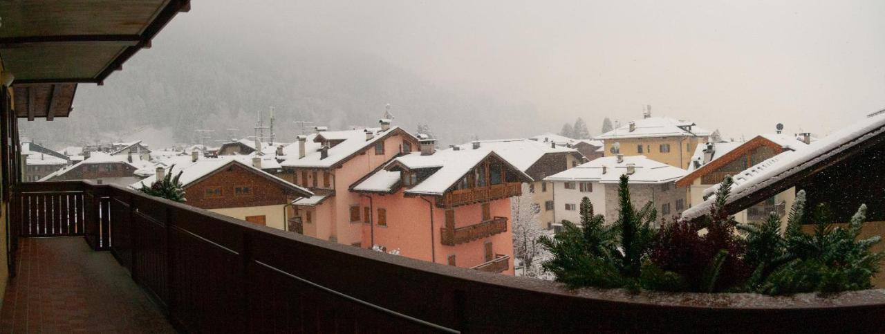 Residenza Marconi Aparthotel Pinzolo Luaran gambar